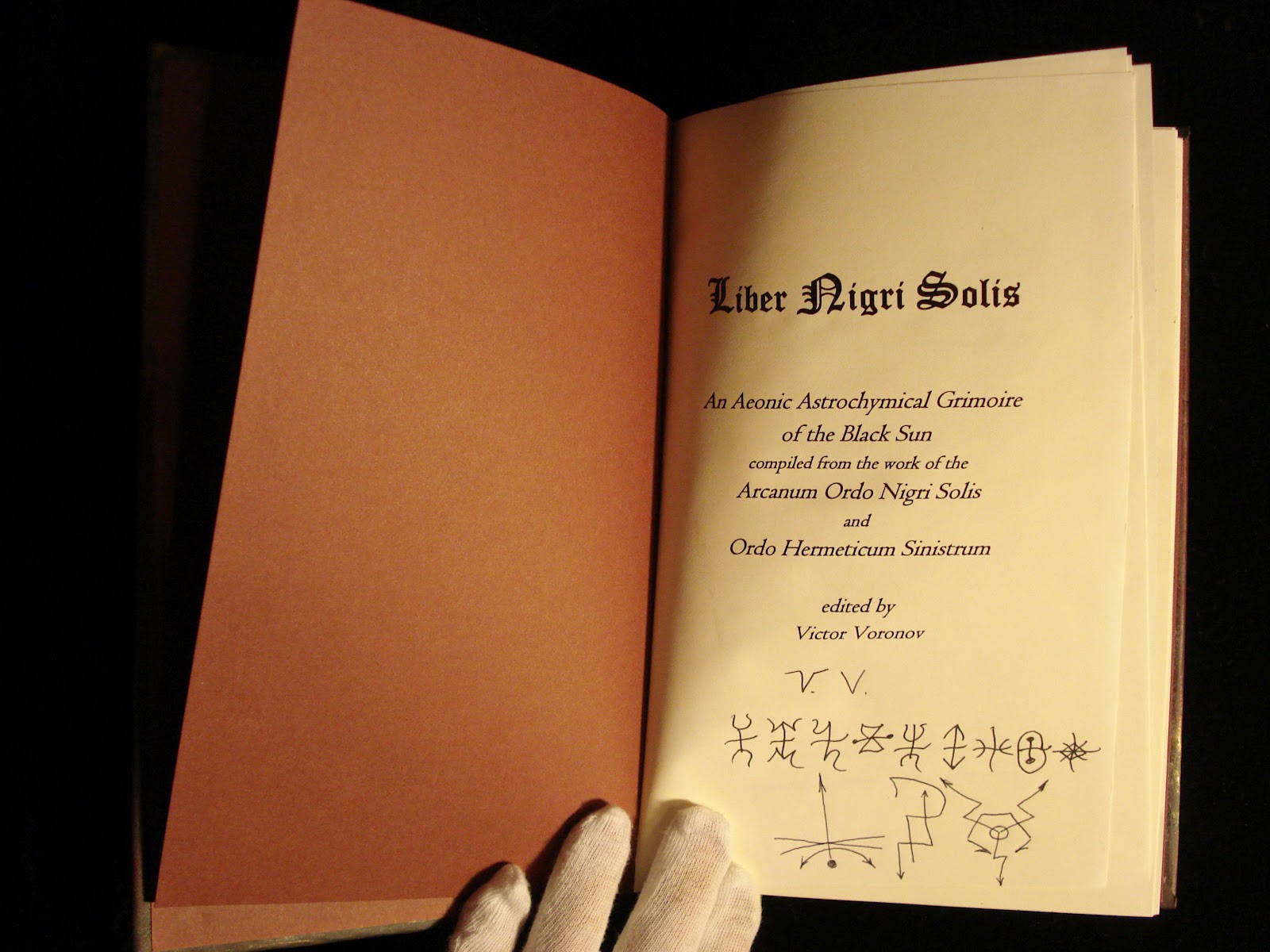 Solis перевод. Solis перевод. тату солнце и луна. Solis. Solis логотип в png.